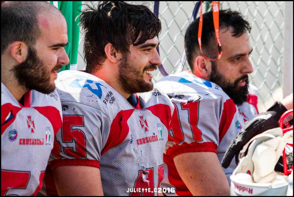 Al centro Alessandro Ortu tra Baldussi e Aymerich (Foto Giulia Congia)