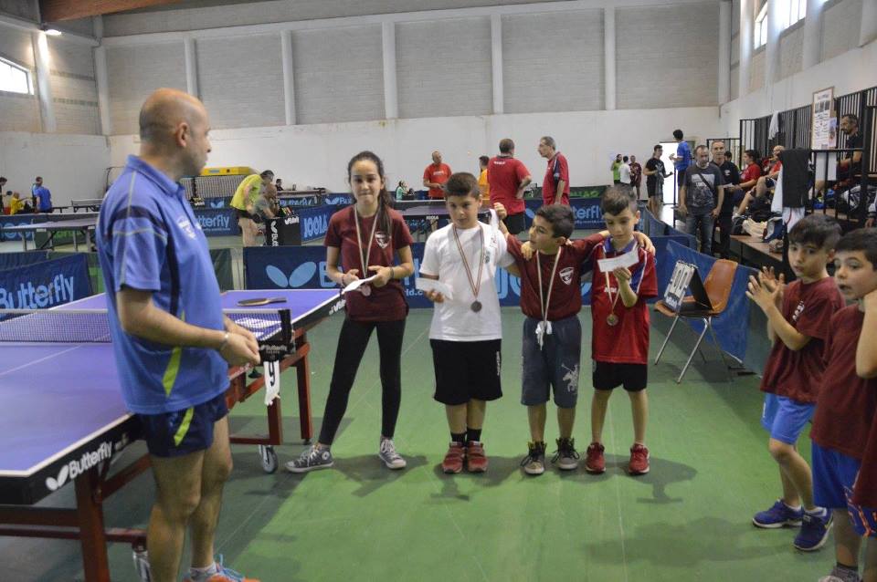 Tanti piccoli pongisti presenti a Guspini (Foto Antonello Sanna)