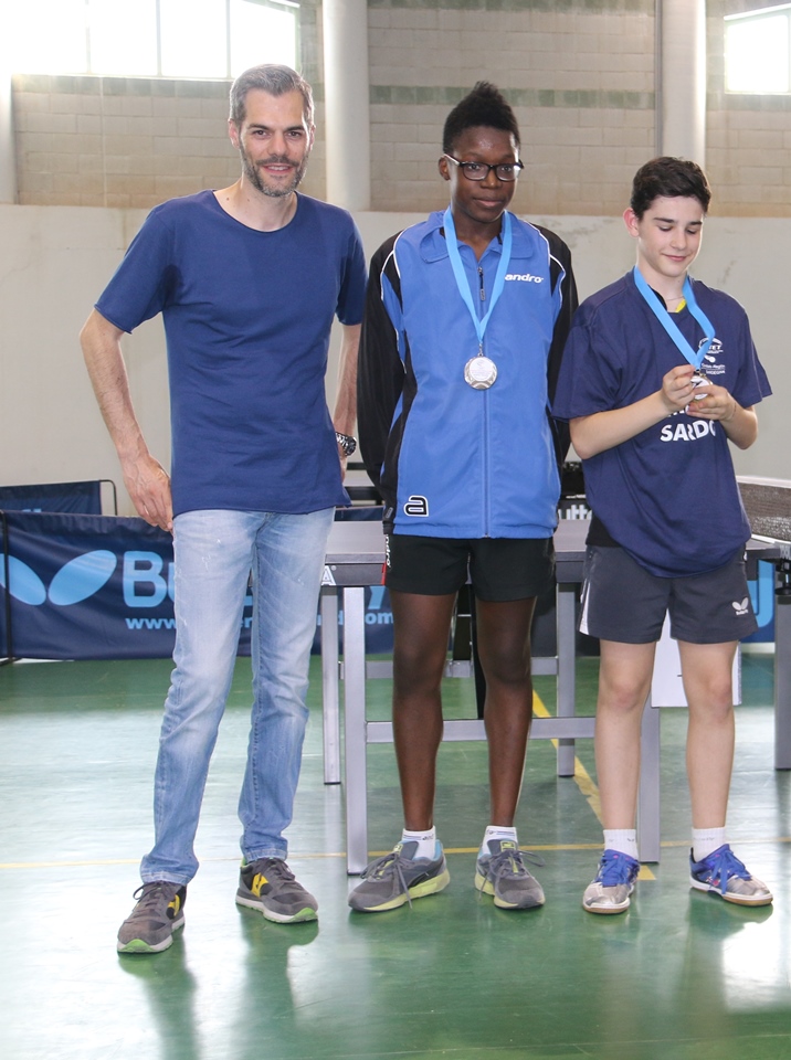 Simone Carrucciu con Oyebode e Rossi (Foto Gianluca Piu)